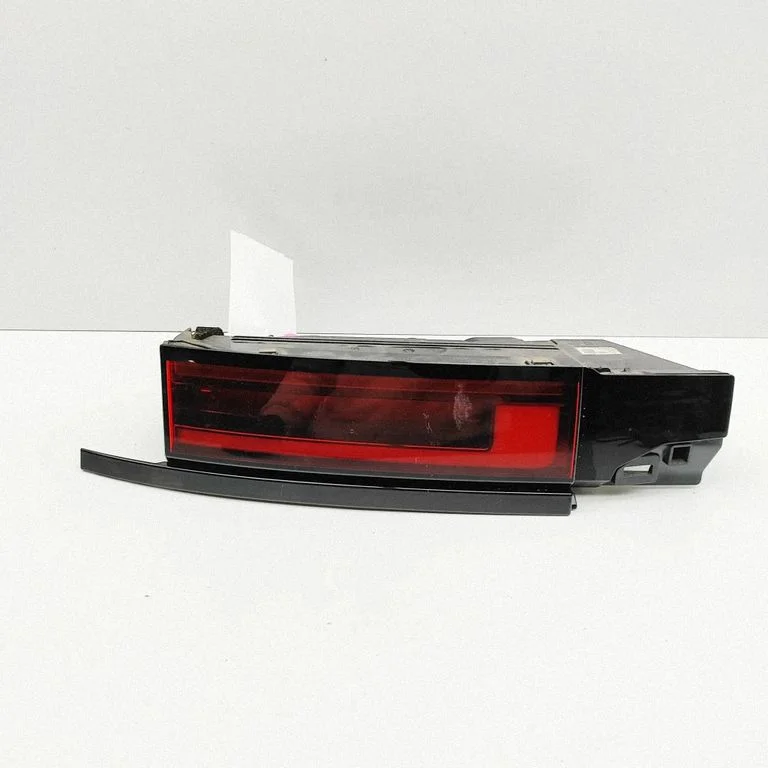 Tailgate rear/tail lights N9X213A421AH