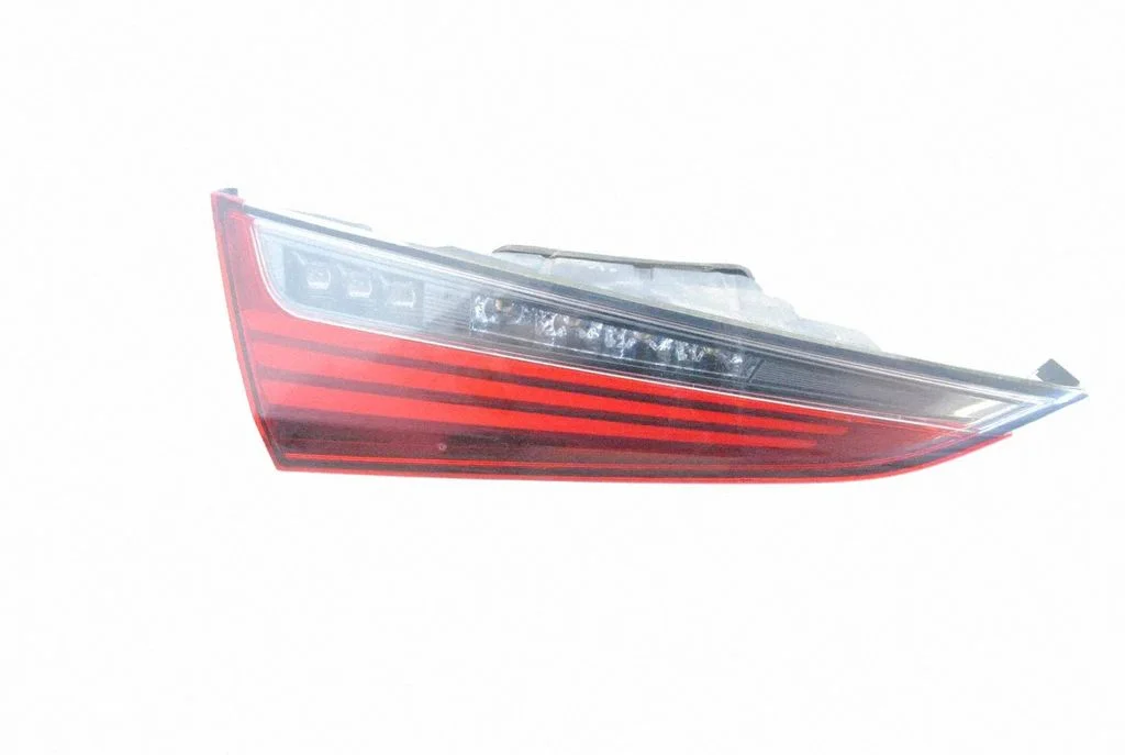 Tagatuli luugil – Lexus ES VII XZ10 (2018-2021), vasak