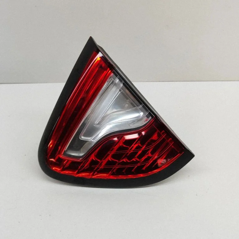 Tagatuli luugil 265500812R – Renault Captur (2013-2020)