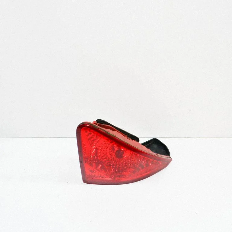 Lampa tylna w klapie 26038012