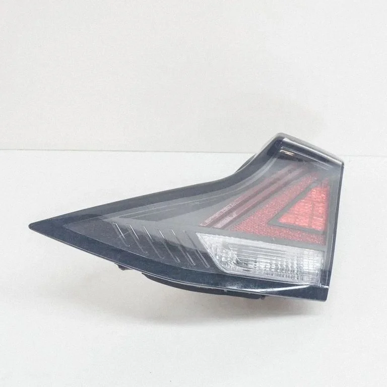 Lampa tylna w klapie 92404G2200