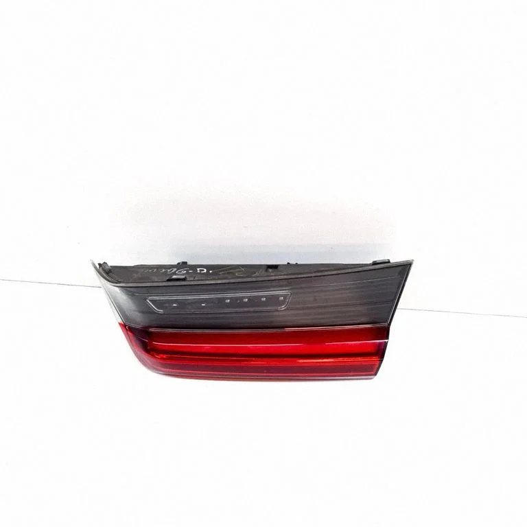 Tailgate rear/tail lights 2SD2469