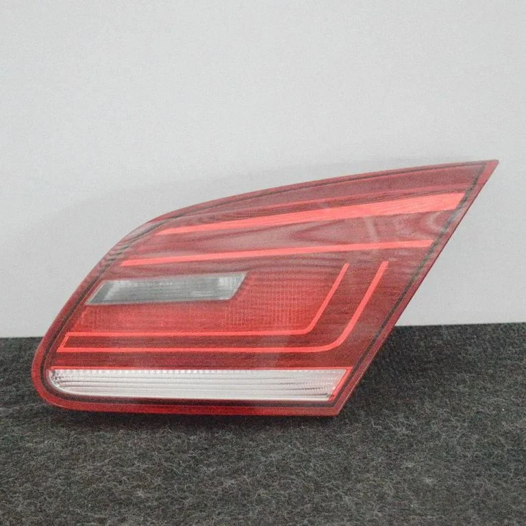 Aizmugurējais lukturis bagāžnieka vākā 3C8945308P