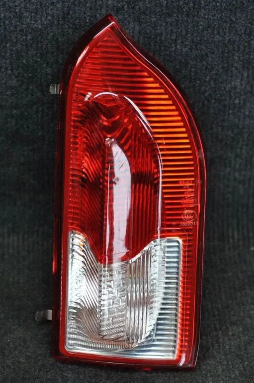 Aizmugurējais lukturis bagāžnieka vākā – Opel Insignia A (2008-2017)