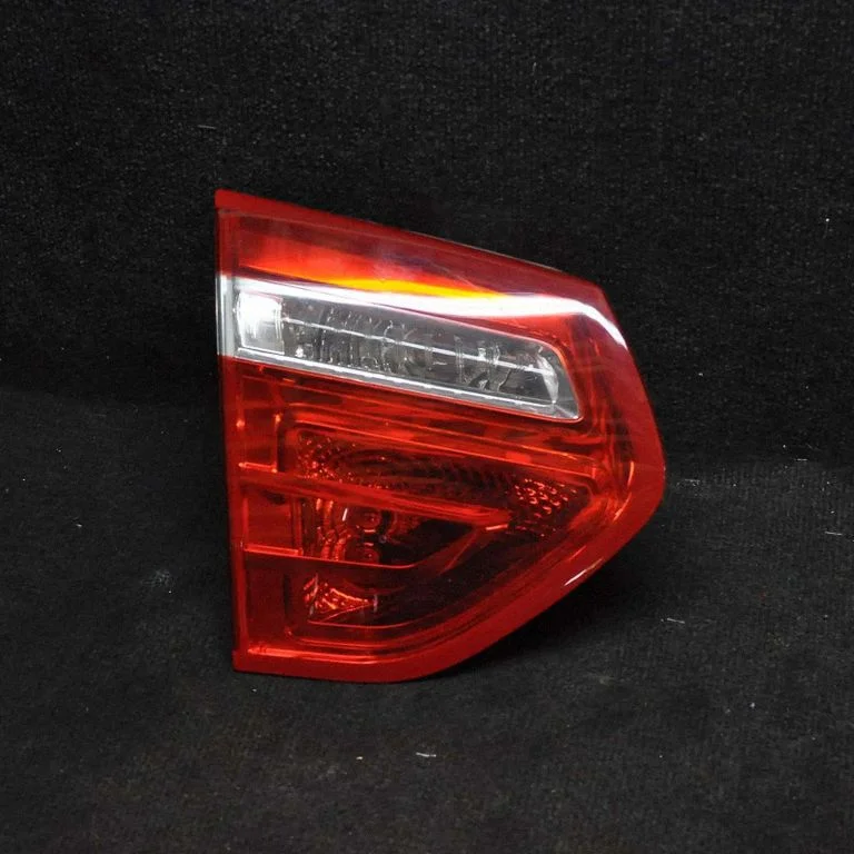 Aizmugurējais lukturis bagāžnieka vākā – Citroen C4 I (2004-2010)