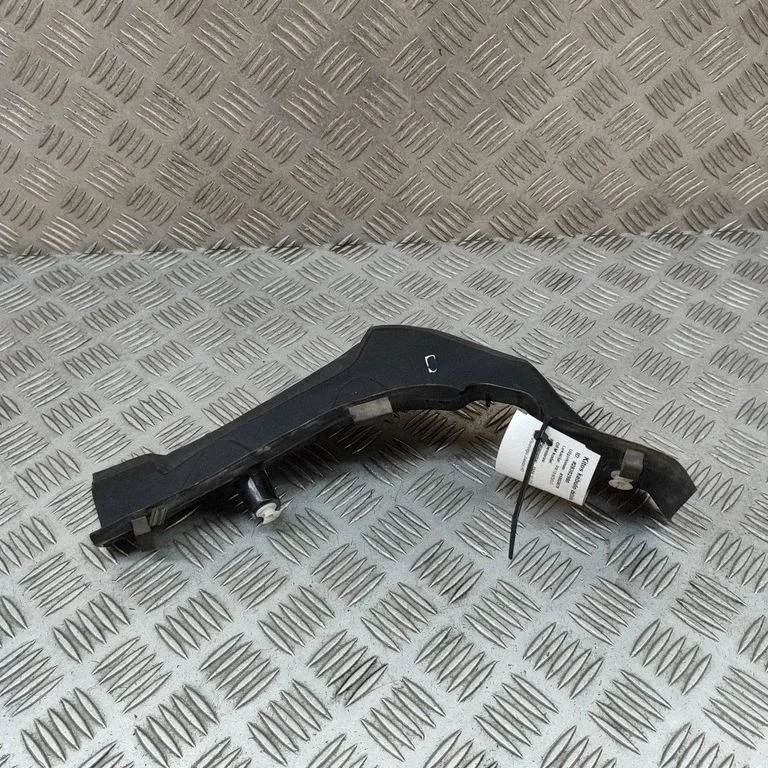 Rear/tail light trim molding 7451763