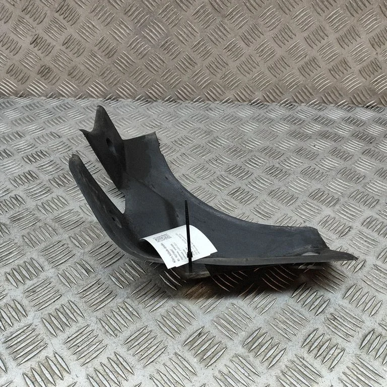 Aizmugurējā luktura apdare (līstīte) J9D344249AC