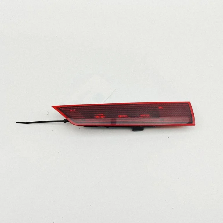 Papildu stopgaismas lukturis GK2113N408AB