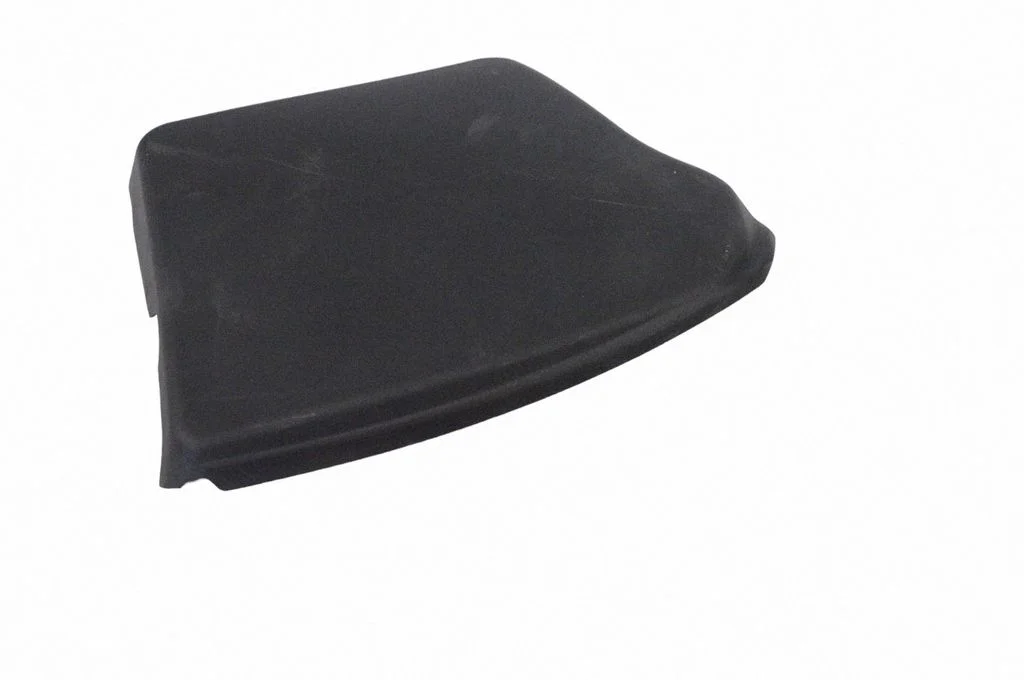 Aizmugurējā luktura apdare (līstīte) 8R0945425A