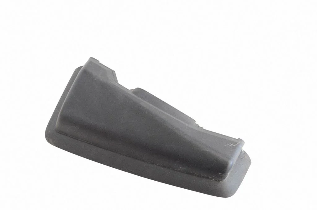 Rear/tail light trim molding 32228377