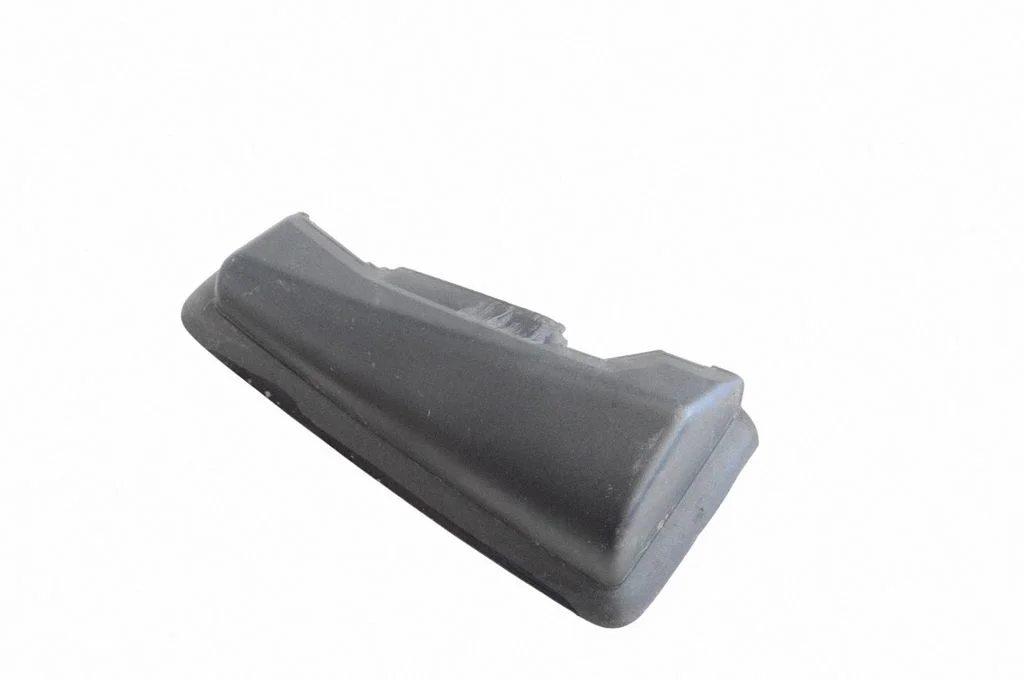 Rear/tail light trim molding 32228376