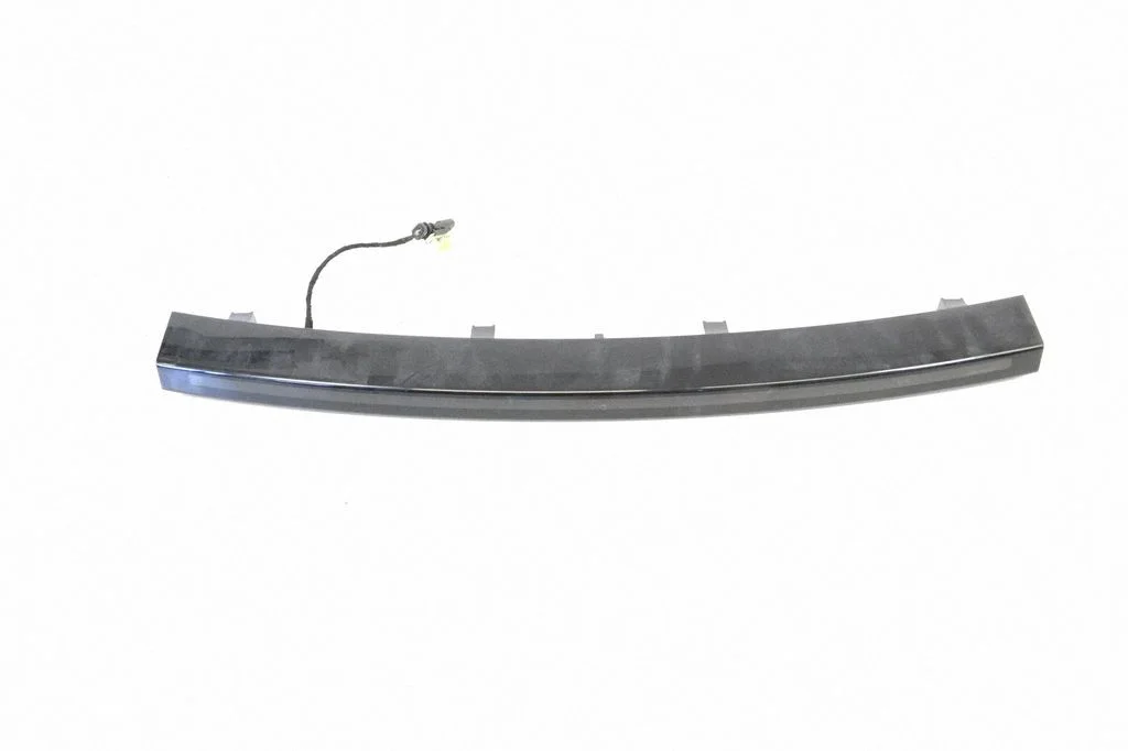 Third/center stoplight – Land Rover Discovery Sport (2014-)