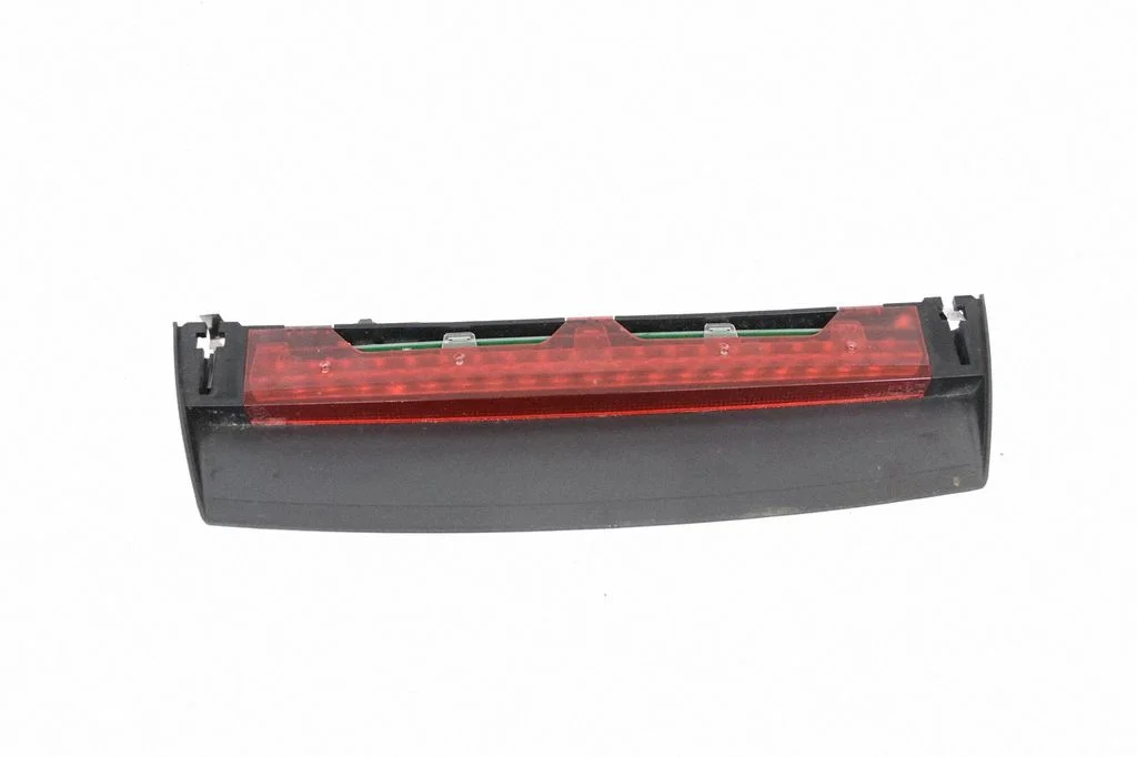 Papildu stopgaismas lukturis 4H0945097A