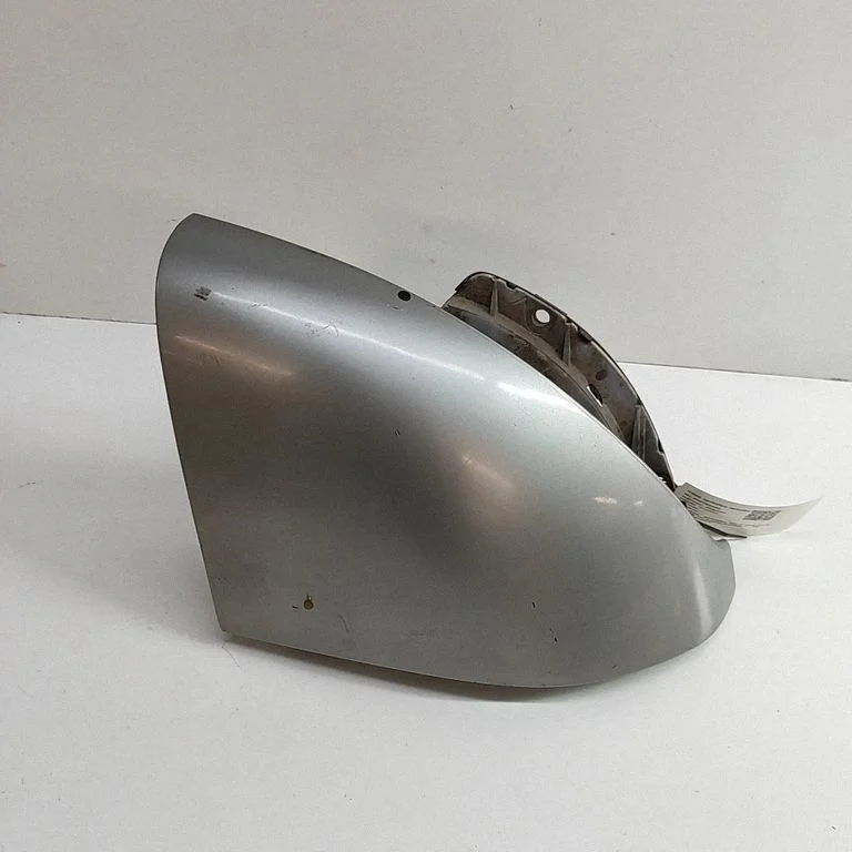 Rear/tail light trim molding 42237598