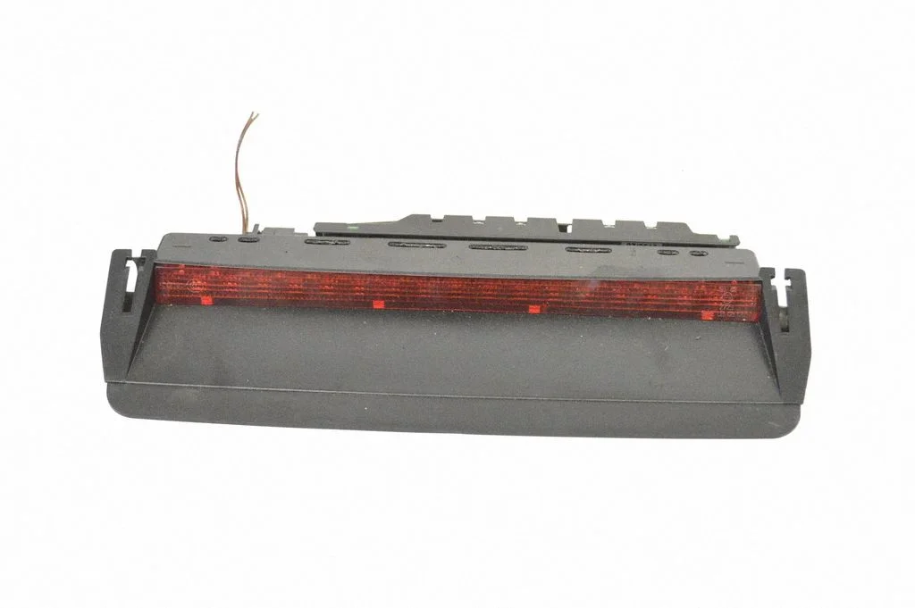 Papildu stopgaismas lukturis 3C8945087B