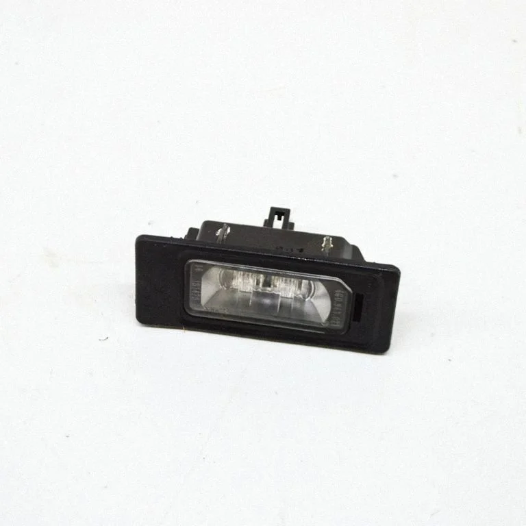 Numura zīmes apgaismojums 4G0943021
