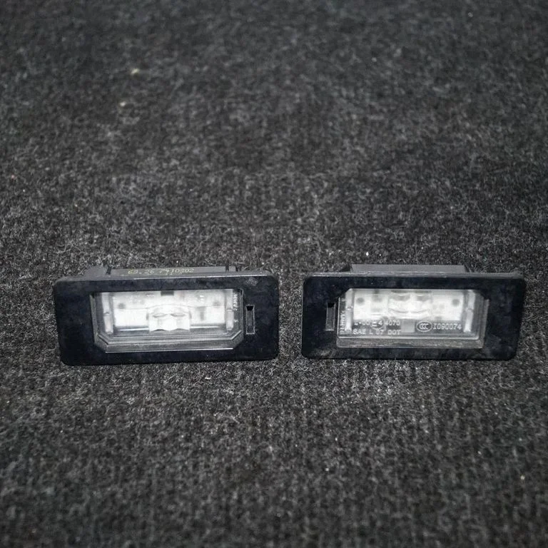 Oświetlenie tablicy rejestracyjnej – BMW Seria 5 G30 G31 G38 (2016-)