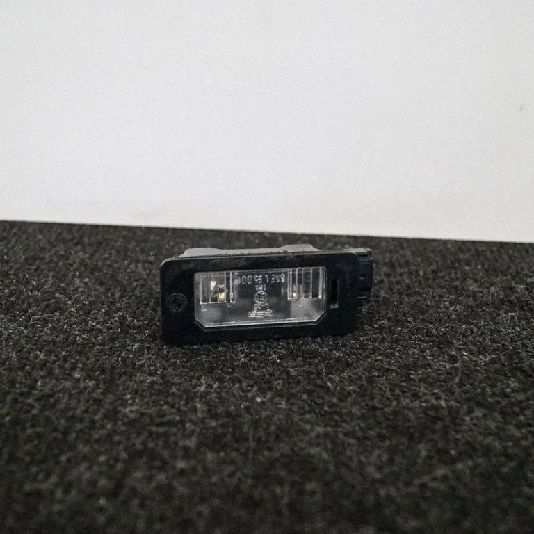 Numura zīmes apgaismojums – BMW 5. sērija E60 E61 (2004-2010)