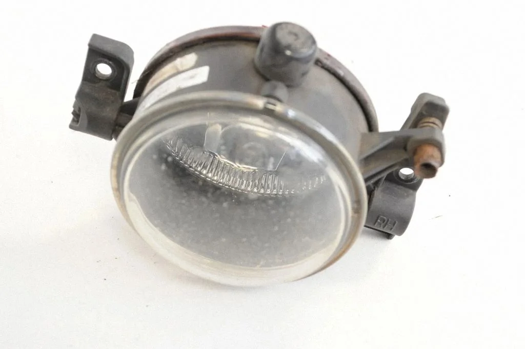 Priekšējais miglas lukturis 3M5115K201