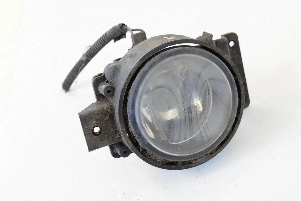 Priekšējais miglas lukturis – labā