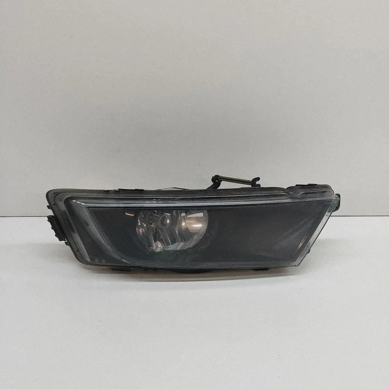 Front fog light – Skoda Octavia Mk3 (5E) (2013-2019)