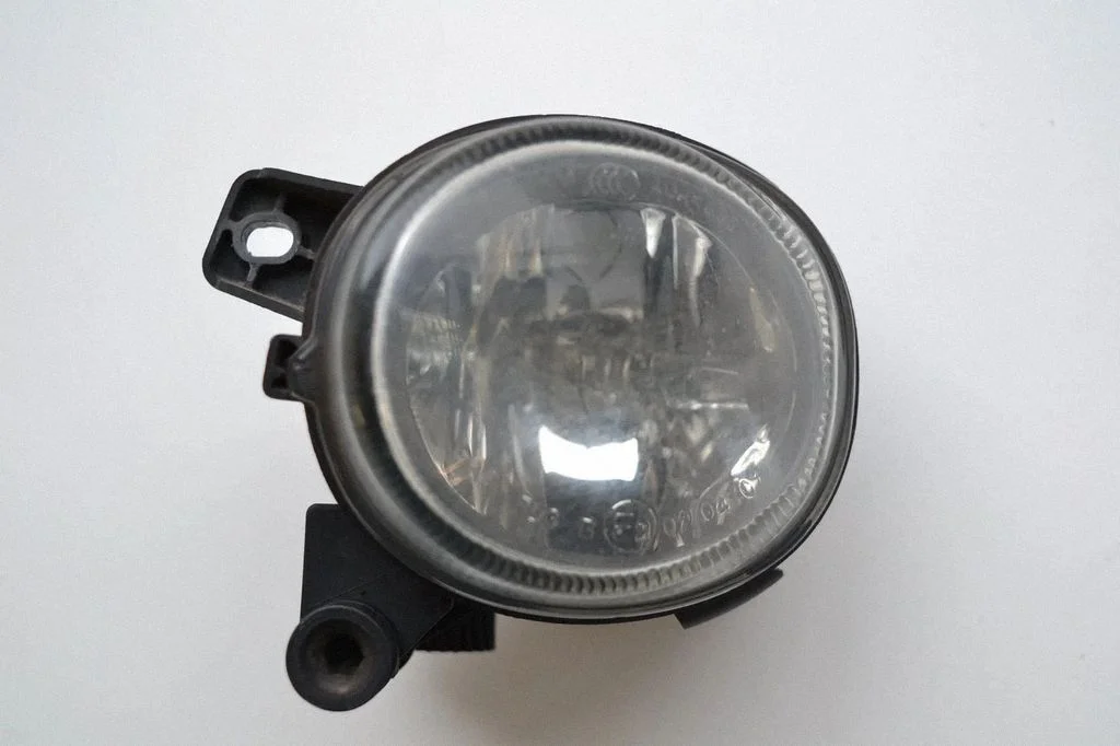 Priekšējais miglas lukturis – Volkswagen Passat CC (2008-2016)