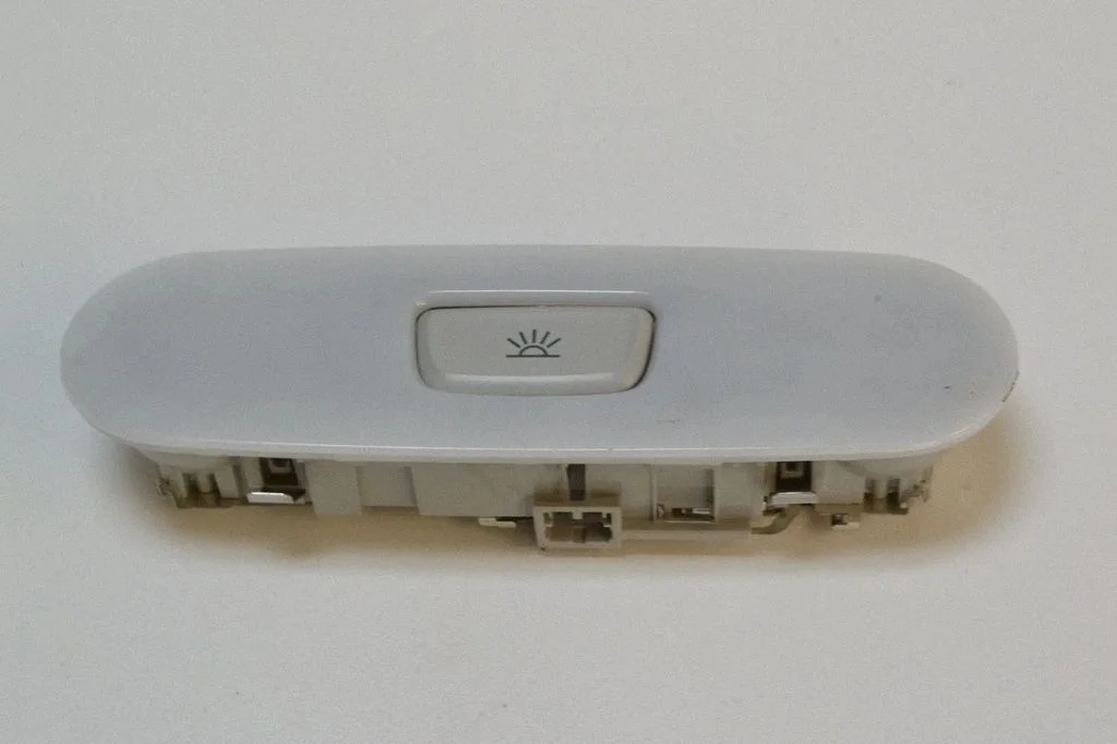 Esiistmete valgustustuli – Audi A4 Allroad B8 (2008-2016)