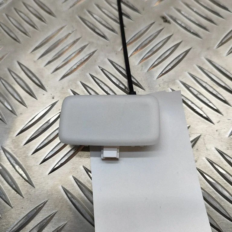 Lampka przednich siedzeń – BMW Seria 3 G20 G21 (2019-)