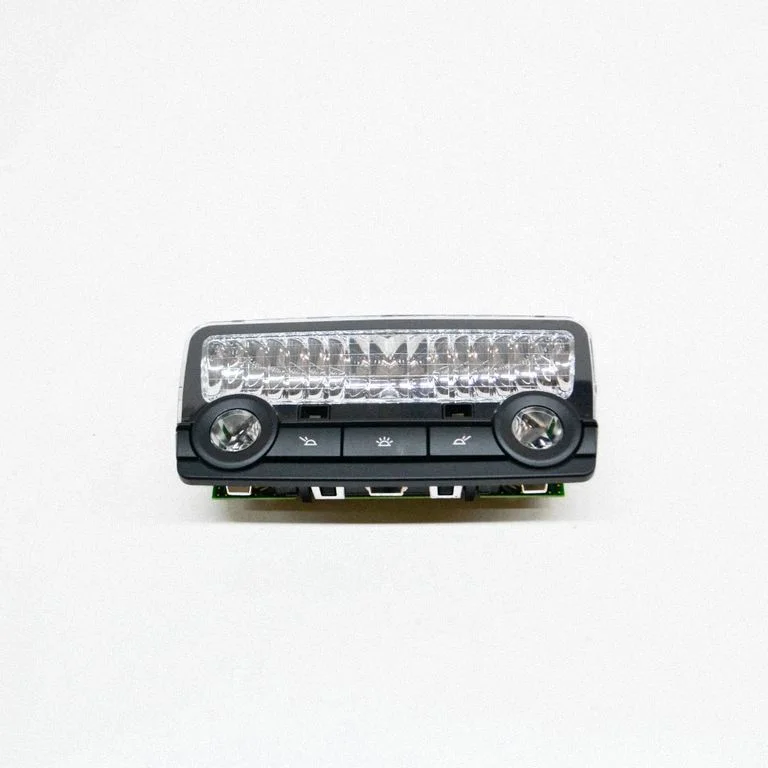 Priekšējo sēdvietu apgaismojuma lukturis – Mercedes-Benz ML klase W164 (2005-2011)
