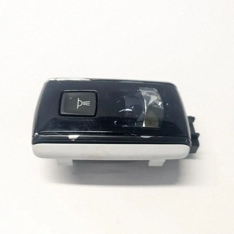 Lampka przednich siedzeń – Peugeot 508 RXH (2011-2018)