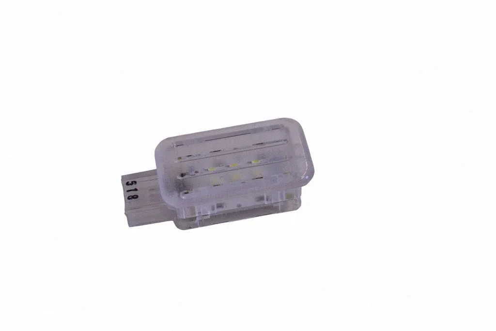 Front seat light CPLA13776