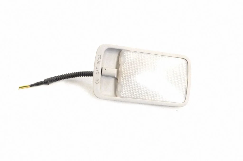 Esiistmete valgustustuli – Toyota Corolla E140 E150 (2007-2013)