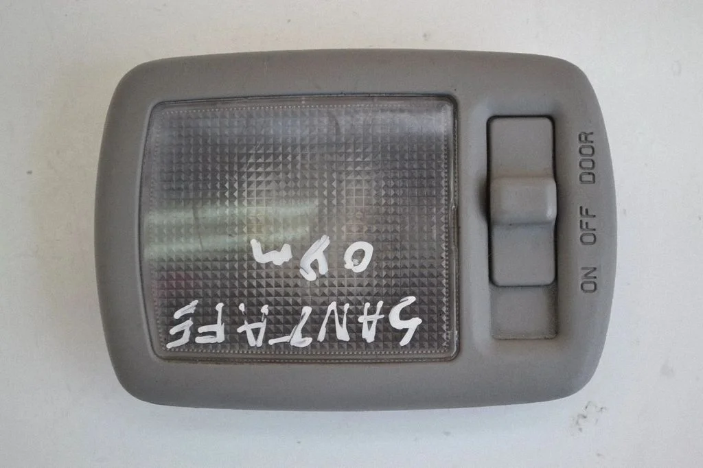 Front seat light – Hyundai Santa Fe (2006-2012)