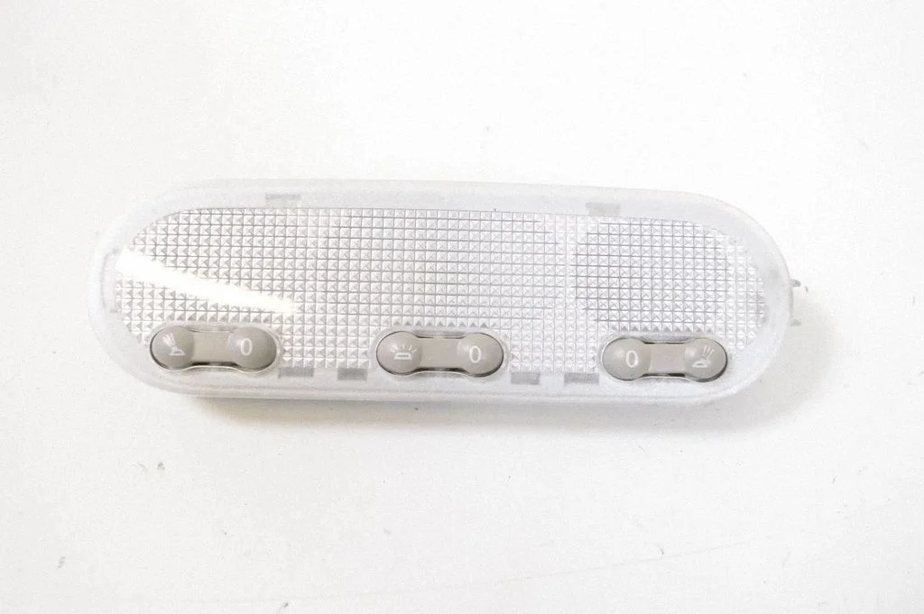 Front seat light – Nissan Juke I F15 (2010-2018)