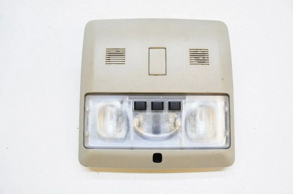 Esiistmete valgustustuli – Land Rover Discovery 3 - LR3 (2005-2009)