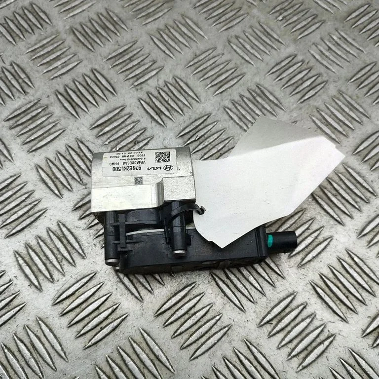 Air conditioning (A/C) expansion valve 976E2KL500
