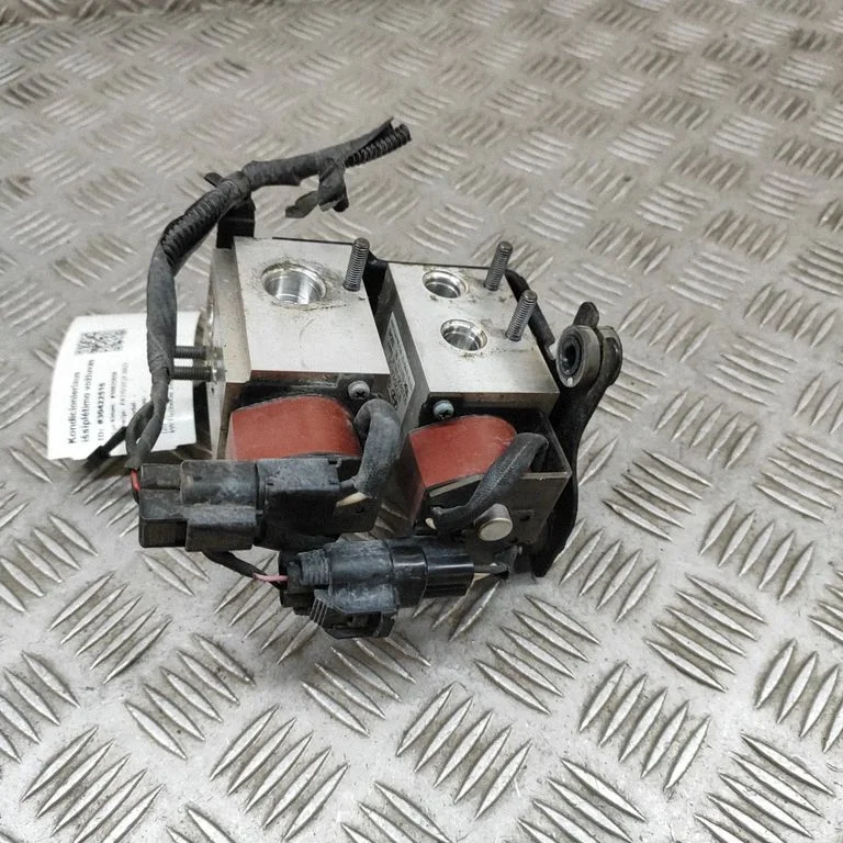Zawór rozprężny klimatyzacji 97725E4100