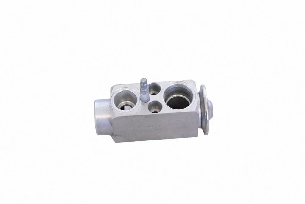 Air conditioning (A/C) expansion valve – Land Rover Range Rover Evoque L538 (2011-2018)