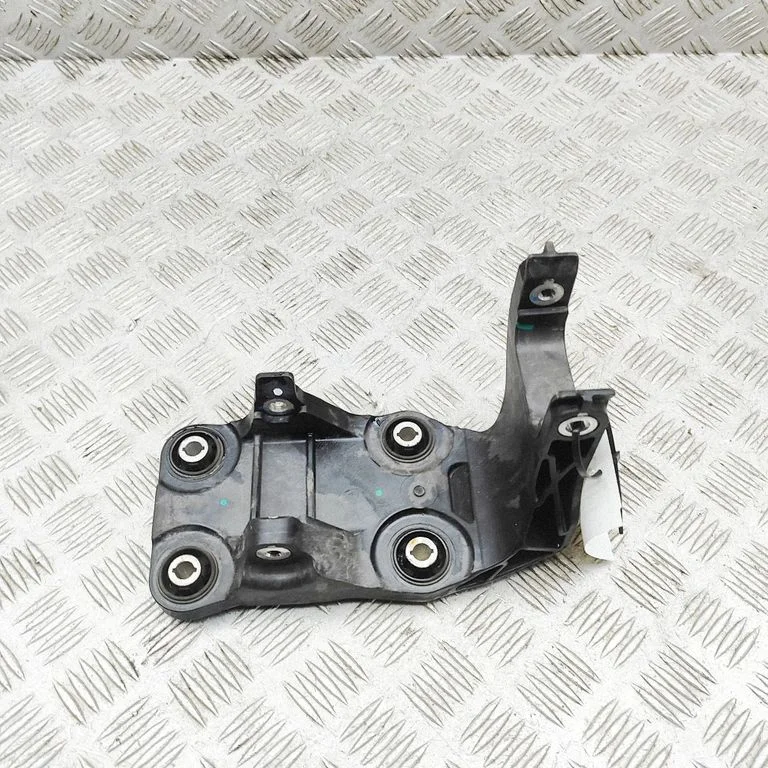 A/C compressor mount bracket LJ9H19F669AE