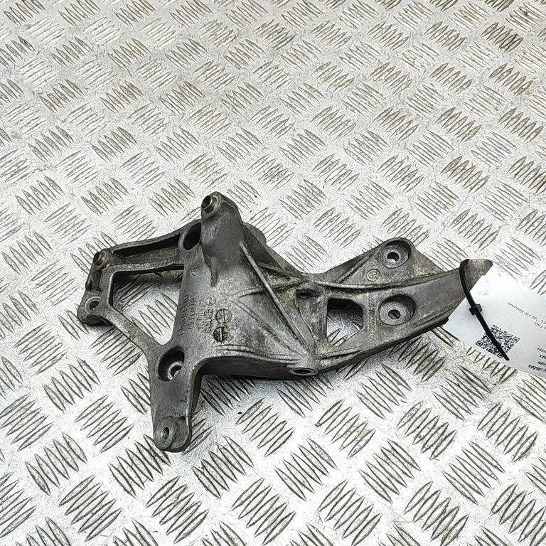 A/C compressor mount bracket – BMW 3 Series F30 F35 F31 (2012-2018)