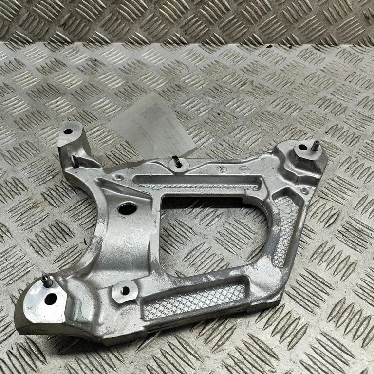 A/C compressor mount bracket 9842152980
