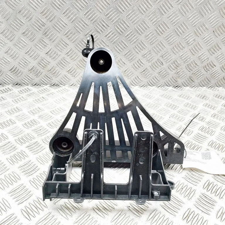 A/C compressor mount bracket 167362700D