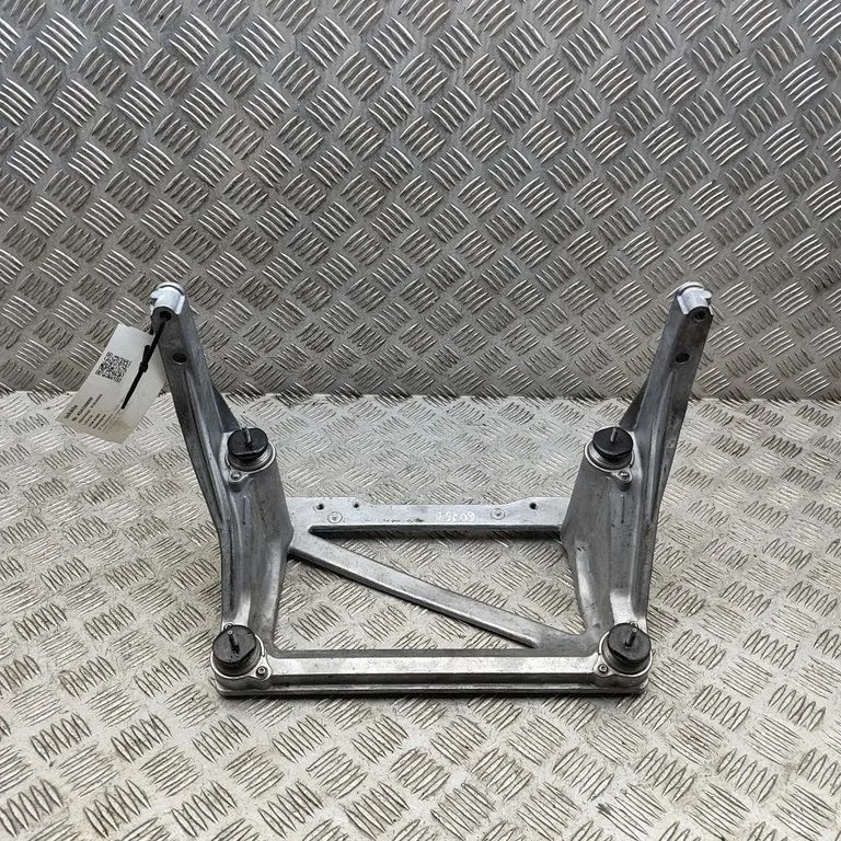 Kliimakompressori kinnitusklamber 95C816767D – Audi A6 C7 (2011-)