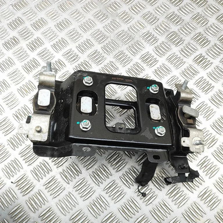 A/C compressor mount bracket 11385532