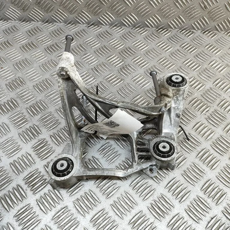 A/C compressor mount bracket 146441850C