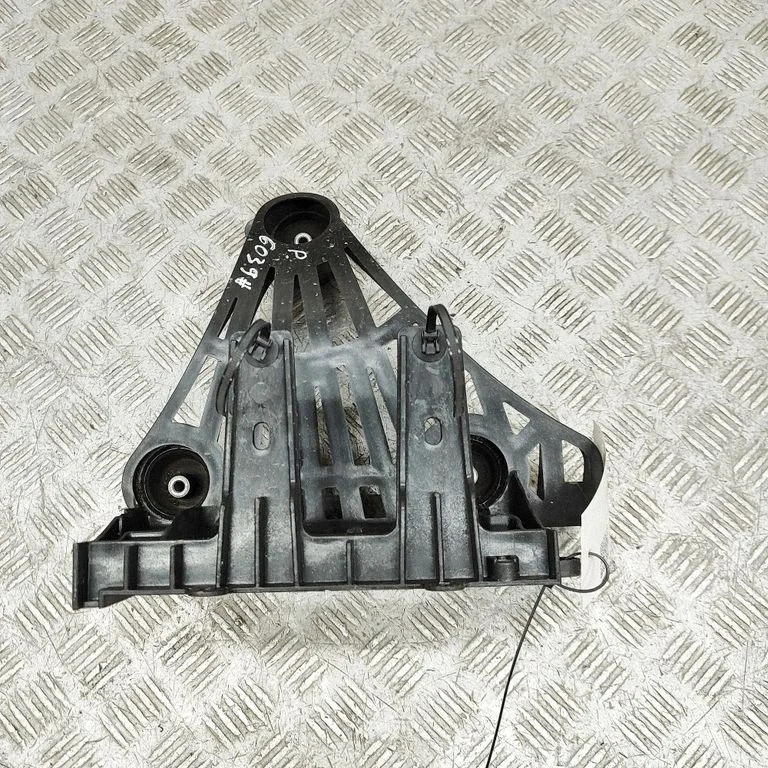 Kliimakompressori kinnitusklamber 166701400B