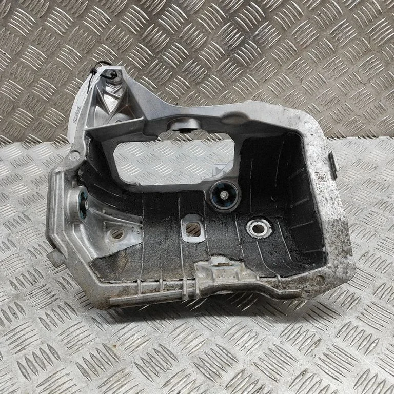 A/C compressor mount bracket 5A205E8 – BMW X2 U10 (2023-)