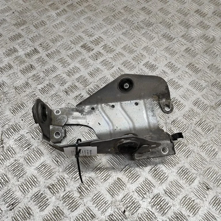 Wspornik sprężarki klimatyzacji – BMW iX1 (2022-)