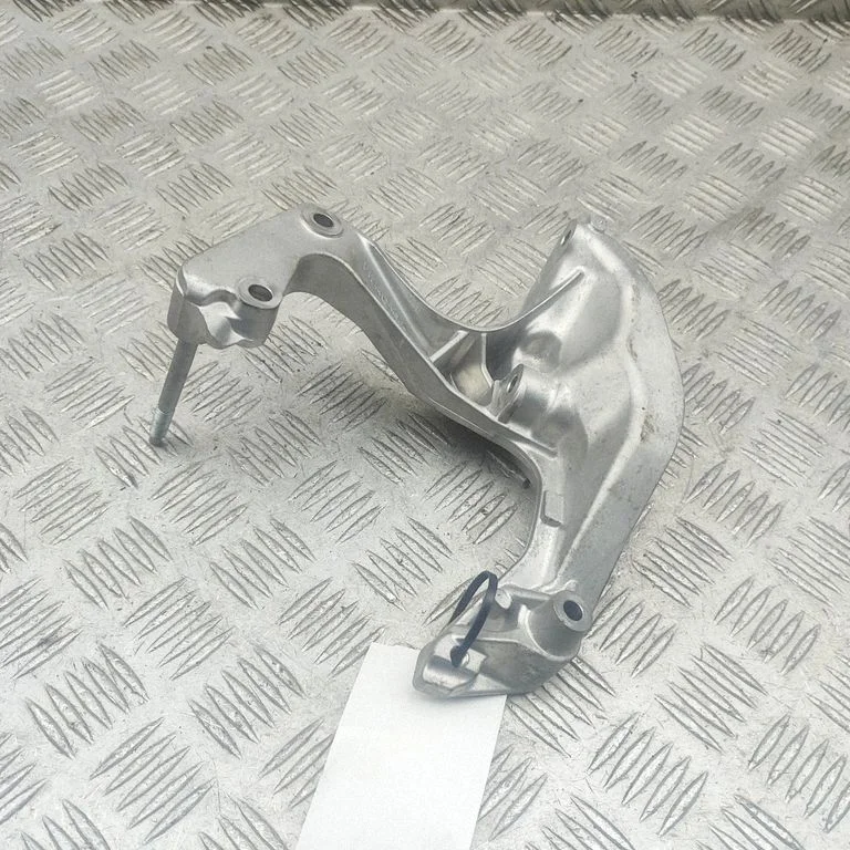 Kliimakompressori kinnitusklamber 06M260885AR