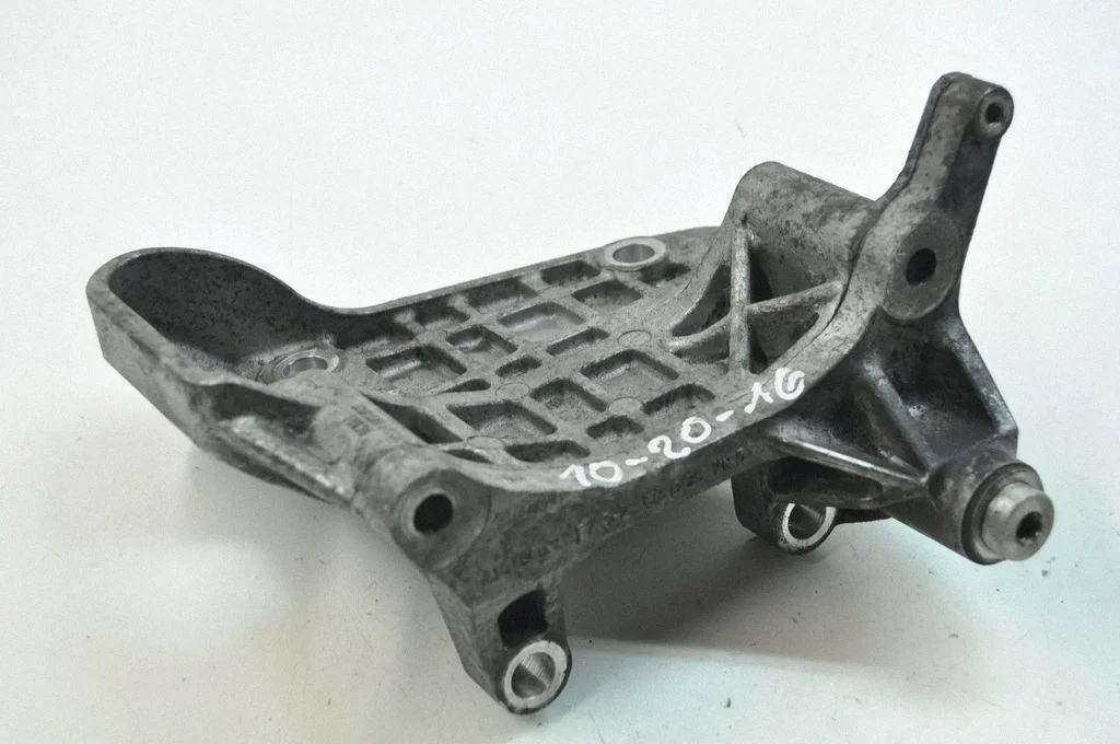 Kliimakompressori kinnitusklamber – Audi A7 S7 4G (2011-2017)